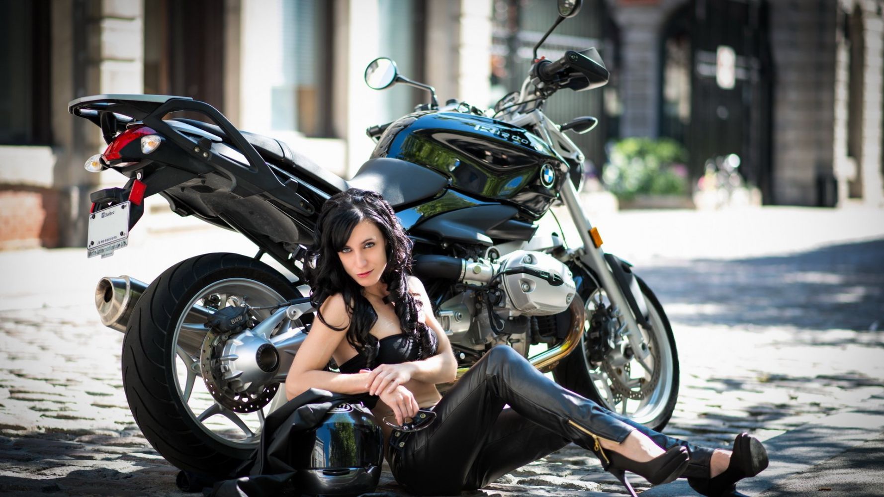 European women on bikes in Shubra el Heima