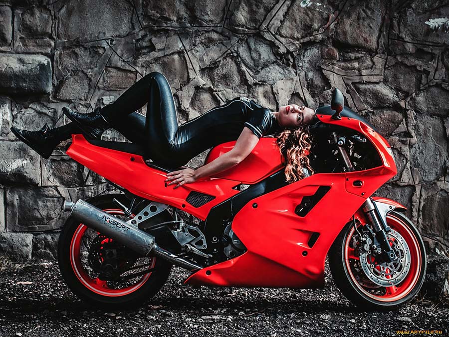 Beautiful girl Beautiful girls and motorcycles in Shubra el Heima