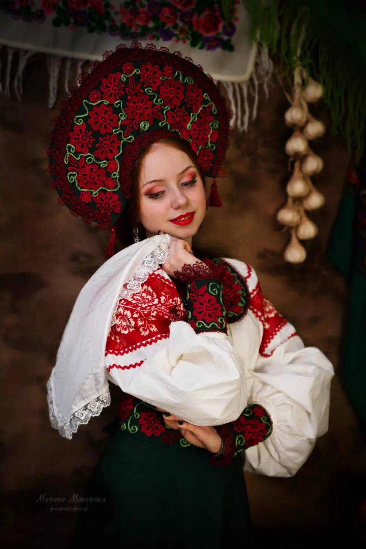 Women in Slavic costumes underwear in Shubra el Heima
