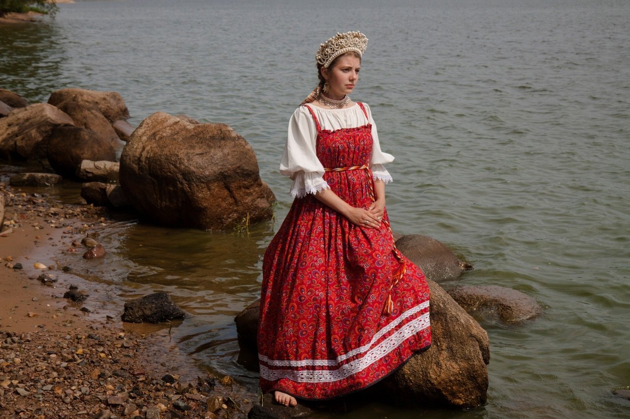 Women in Slavic costumes in Shubra el Heima