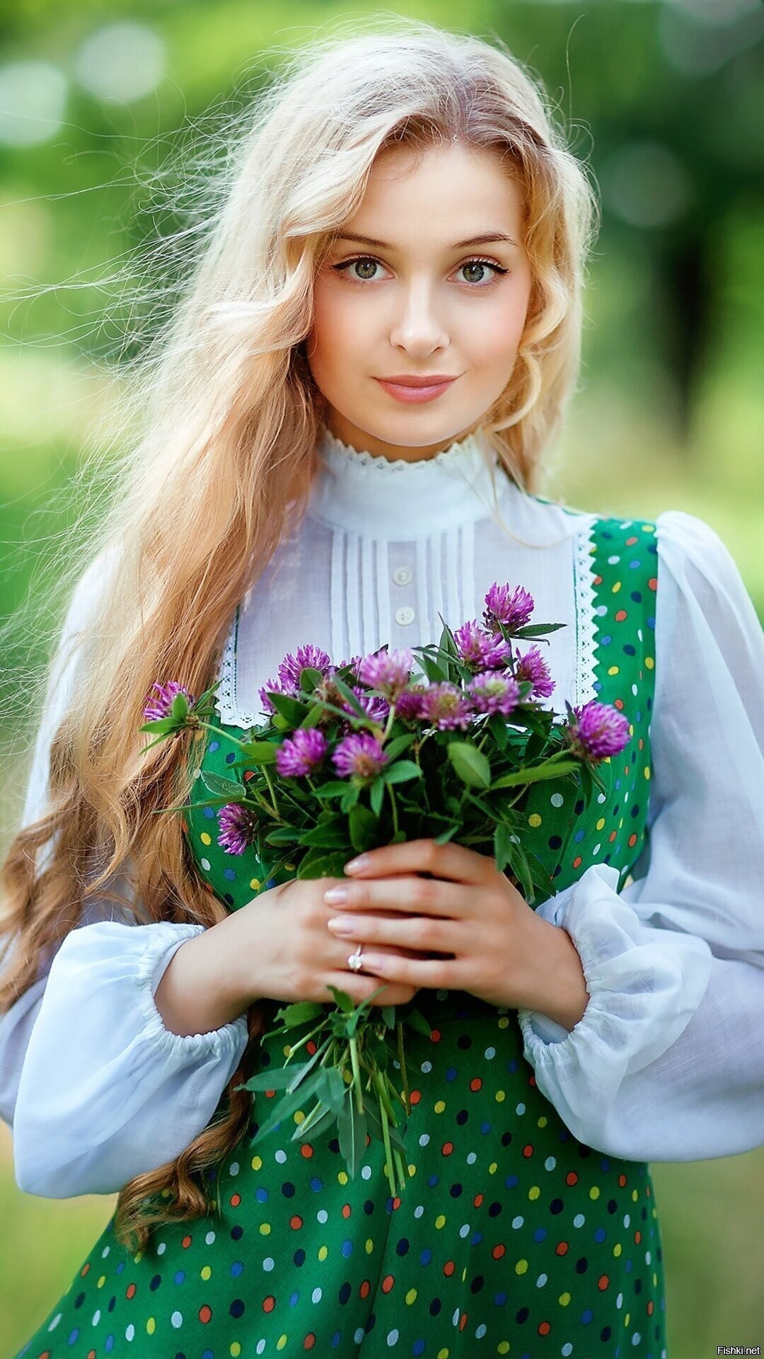 Girls in Slavic costumes in Shubra el Heima