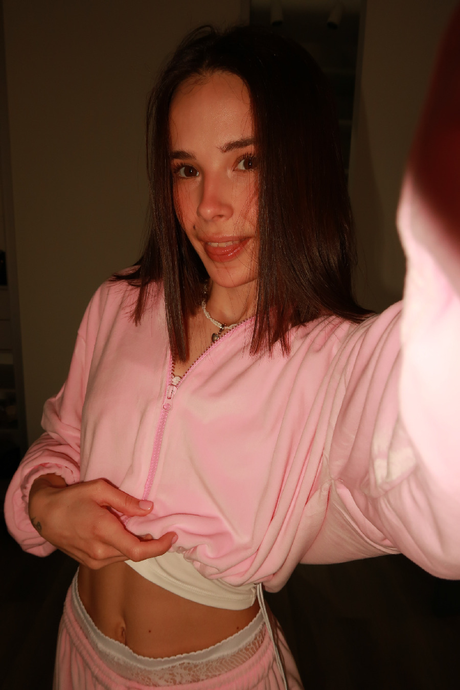 Tina brings the glow — live moments in Shubra el Heima