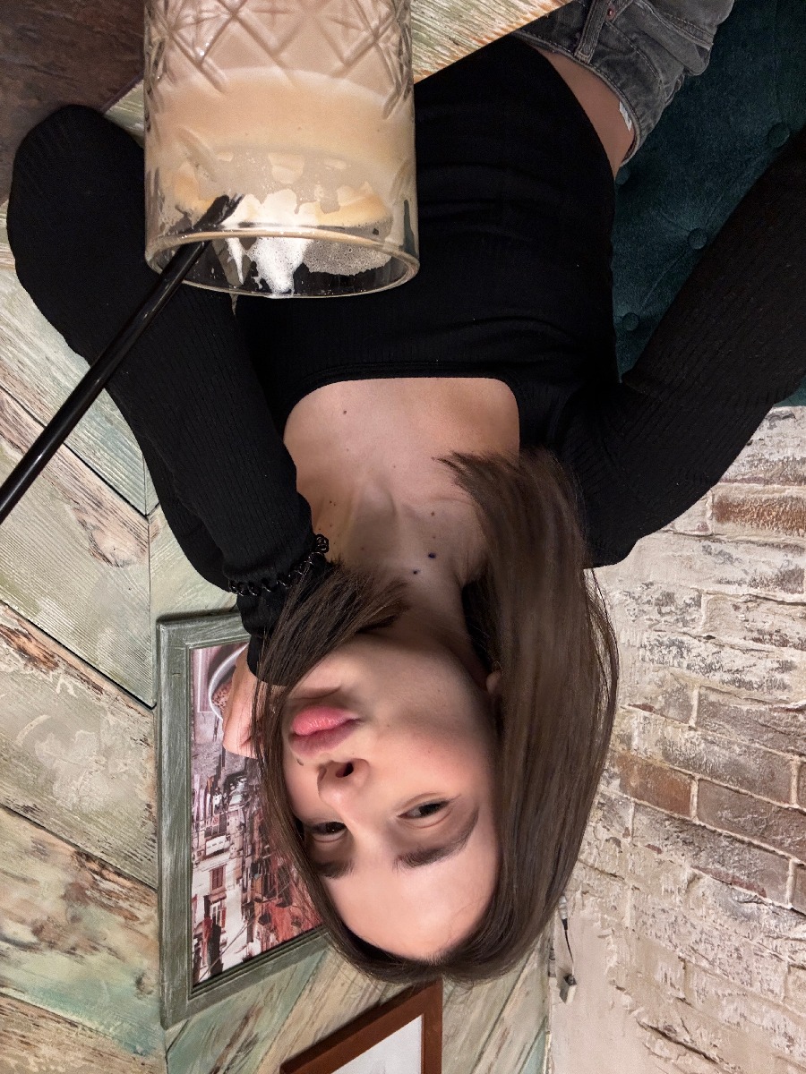 Fresh photos, fresh mood — Tina online in Shubra el Heima